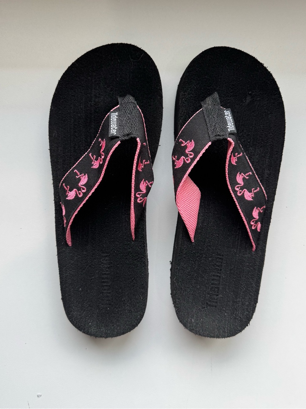 Tidewater Black with Pink Flamingos Women's Flip Flop Sandals